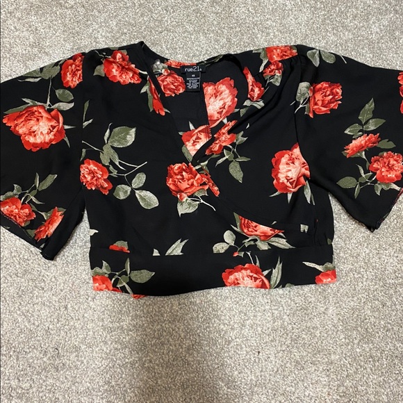 Crop top - Picture 1 of 1